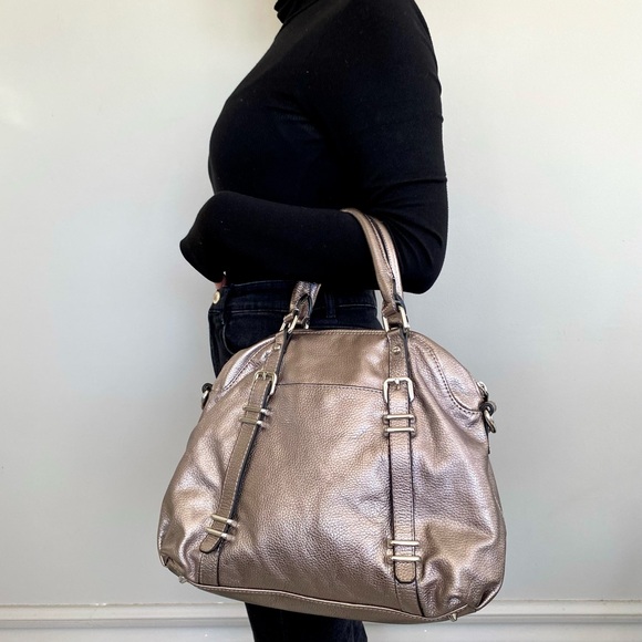 Danier silver metallic pebbled leather purse. 🩶 - Picture 7 of 8